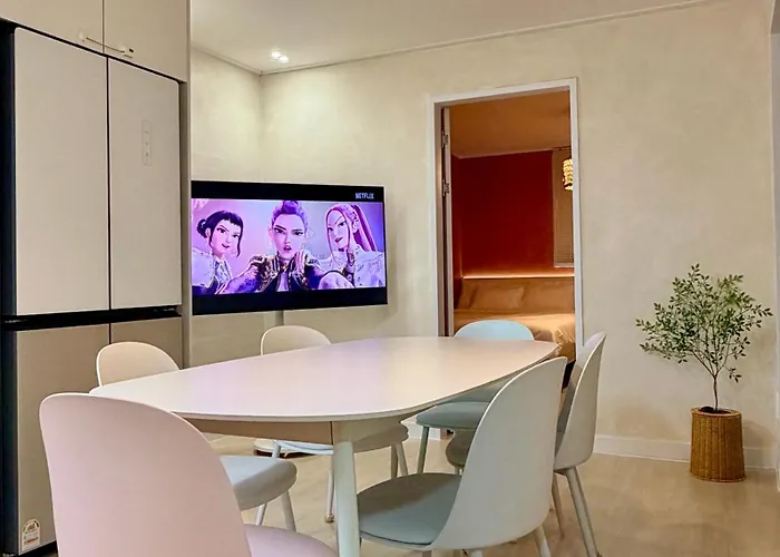 Ntire House Near Dongdaemun Naksan Park Cinema 6 Guests