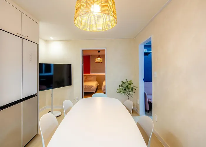 Ntire House Near Dongdaemun Naksan Park Cinema 6 Guests